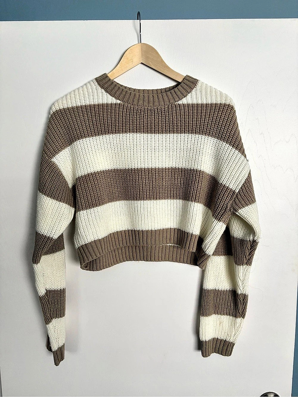 Garage Striped Cropped Sweater in Brown & Cream Size Medium
